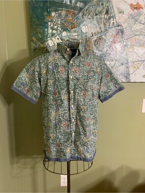 Serge Blanco button up shirt in size M.